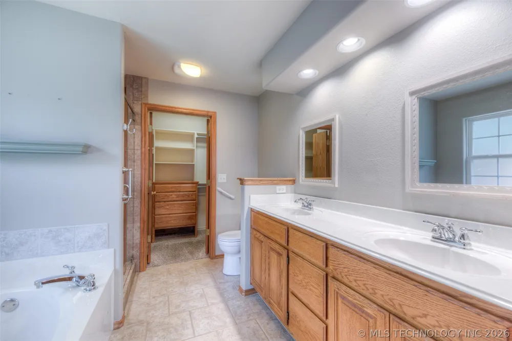 26382 E 111th Court Coweta, OK 74429