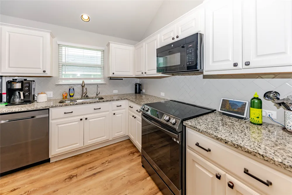 303 Schuyerville Drive Elgin, TX 78621