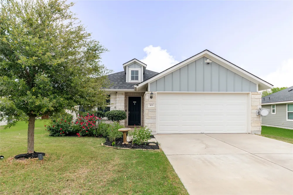 303 Schuyerville Drive Elgin, TX 78621
