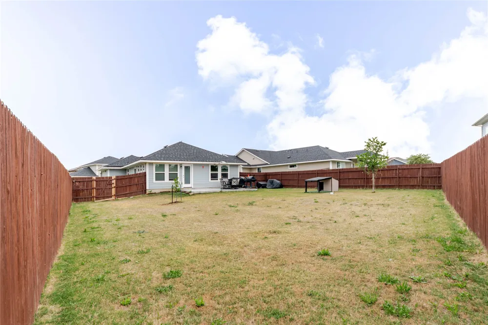 303 Schuyerville Drive Elgin, TX 78621