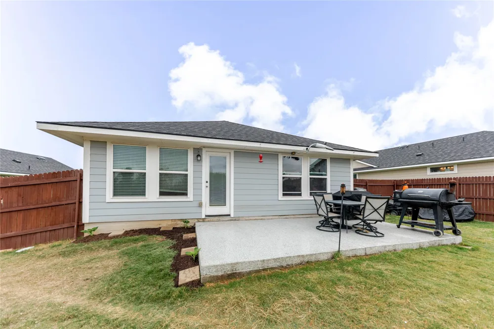 303 Schuyerville Drive Elgin, TX 78621