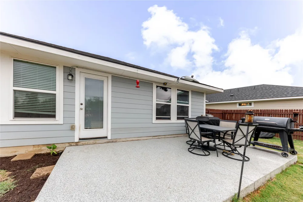 303 Schuyerville Drive Elgin, TX 78621