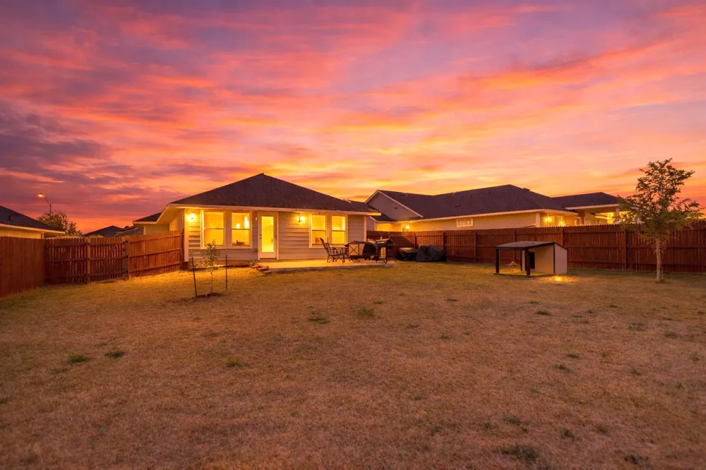 303 Schuyerville Drive Elgin, TX 78621