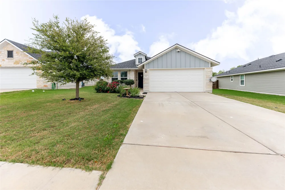 303 Schuyerville Drive Elgin, TX 78621