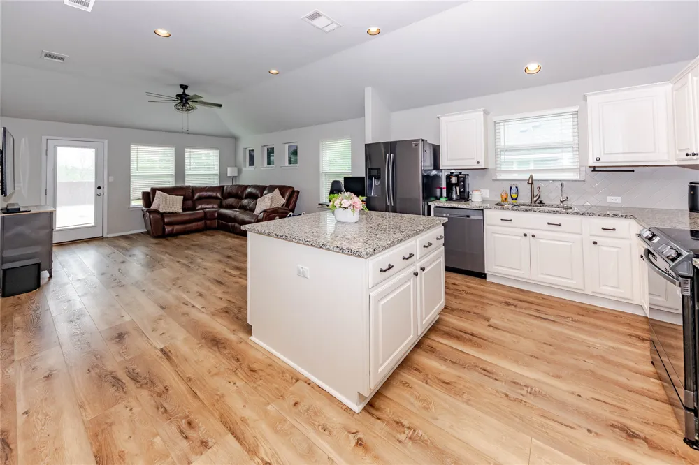 303 Schuyerville Drive Elgin, TX 78621