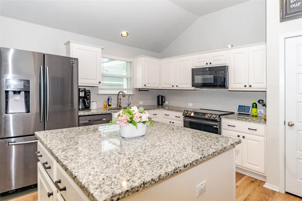 303 Schuyerville Drive Elgin, TX 78621