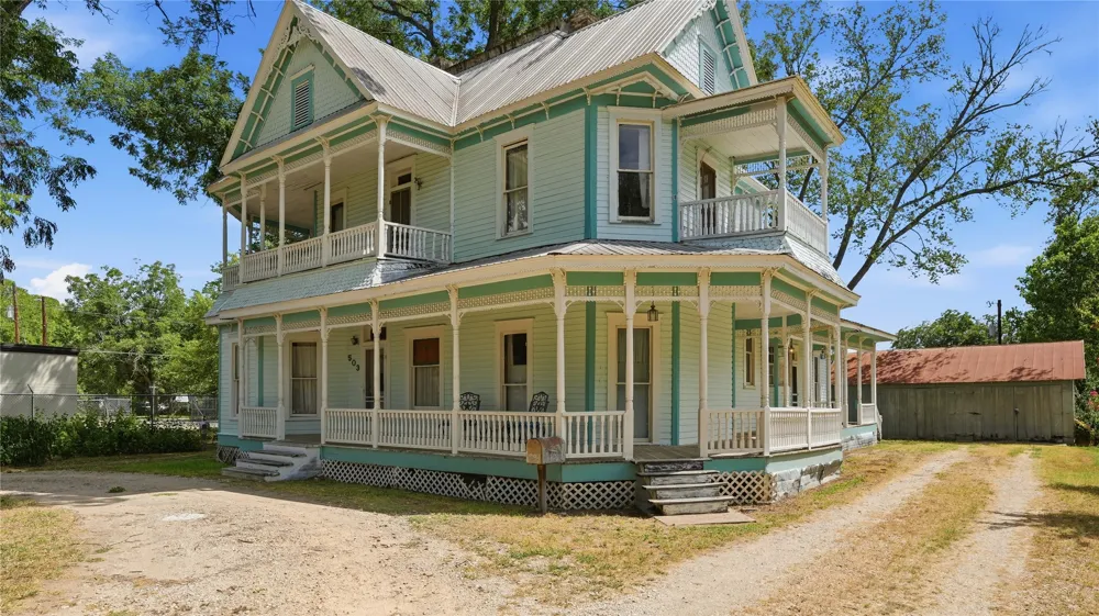 503 Main Street Martindale, TX 78655