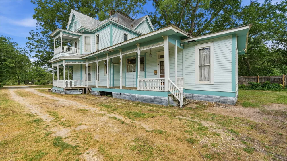503 Main Street Martindale, TX 78655