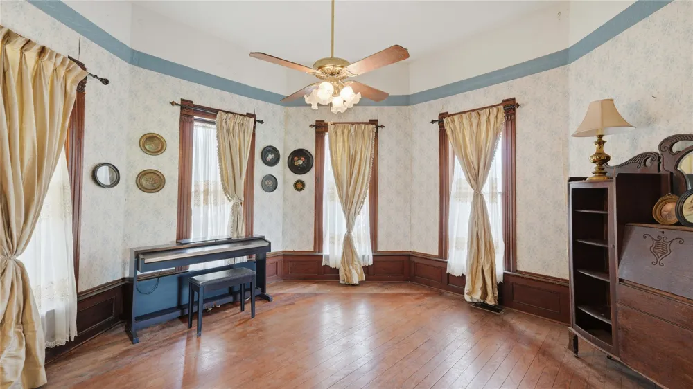 503 Main Street Martindale, TX 78655