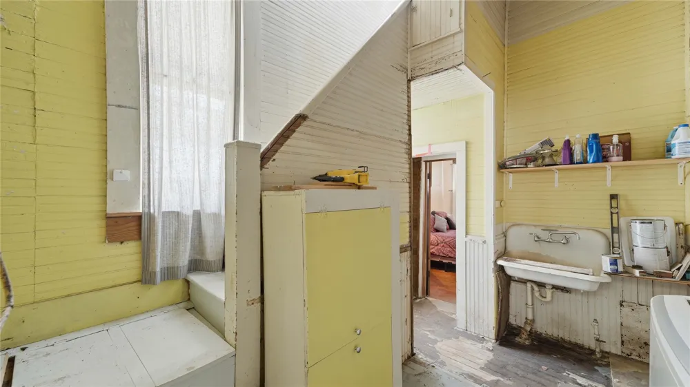 503 Main Street Martindale, TX 78655