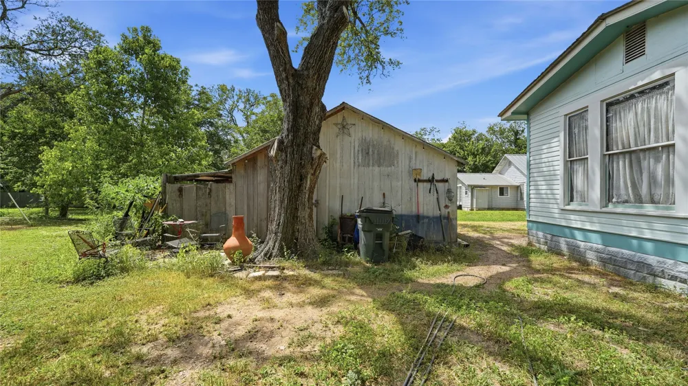 503 Main Street Martindale, TX 78655