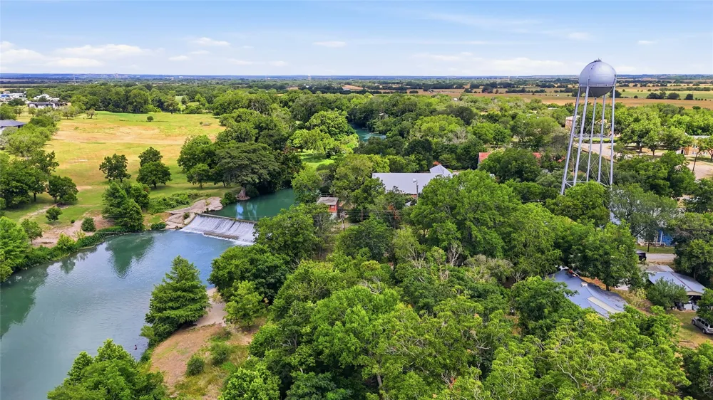 503 Main Street Martindale, TX 78655