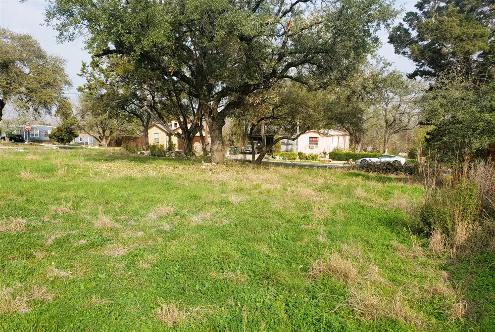 1906 Crazyhorse Pass Austin, TX 78734