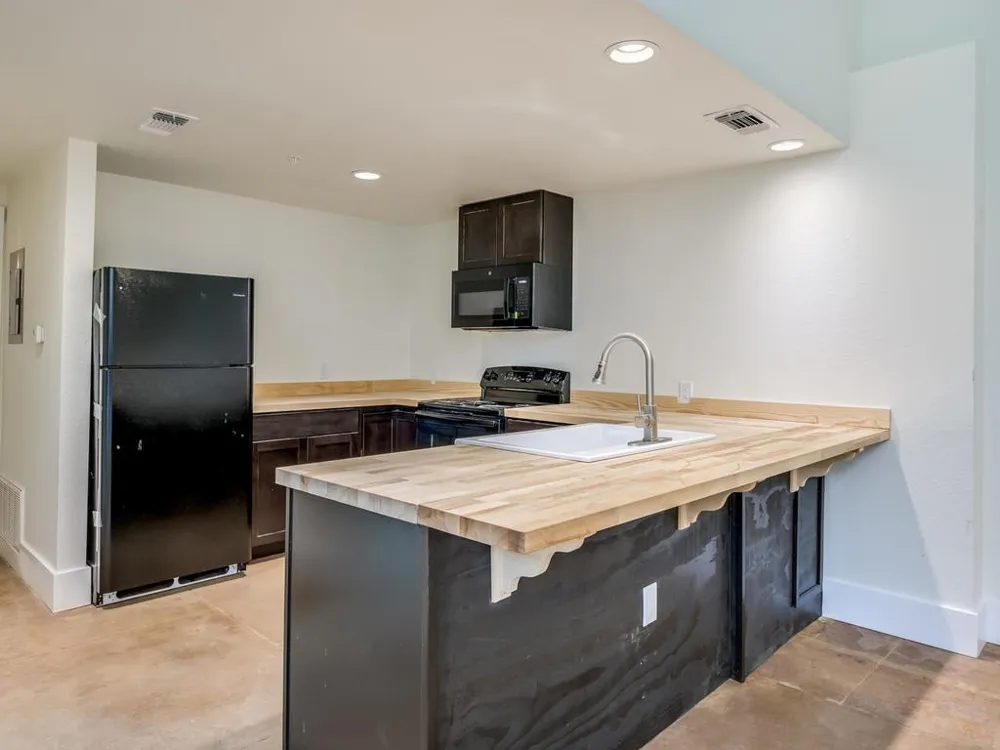 110 S Main Street #103 Elgin, TX 78621