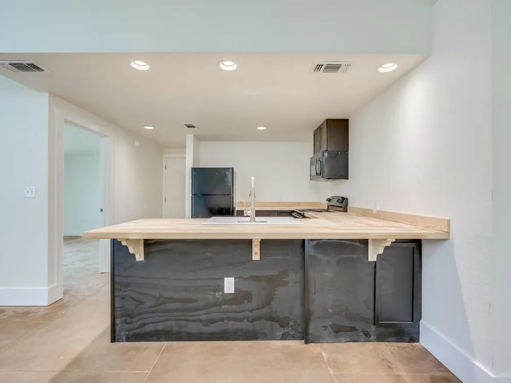 110 S Main Street #103 Elgin, TX 78621