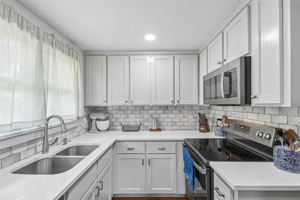 406 Live Oak Street Smithville, TX 78957