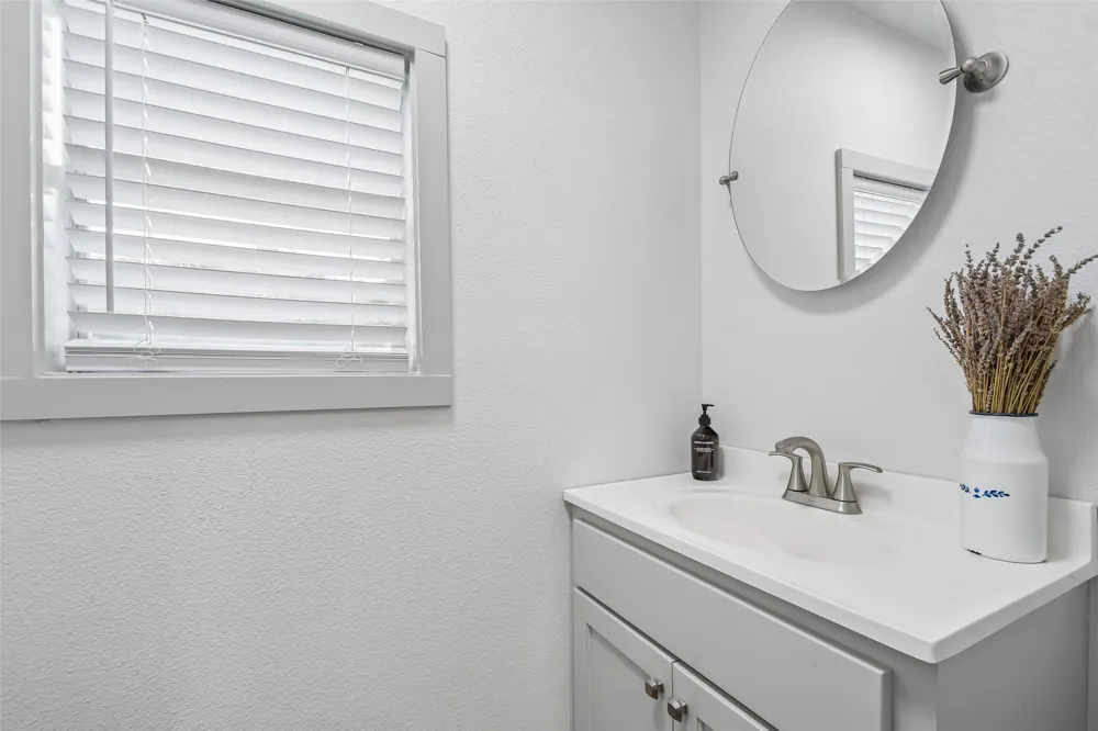406 Live Oak Street Smithville, TX 78957