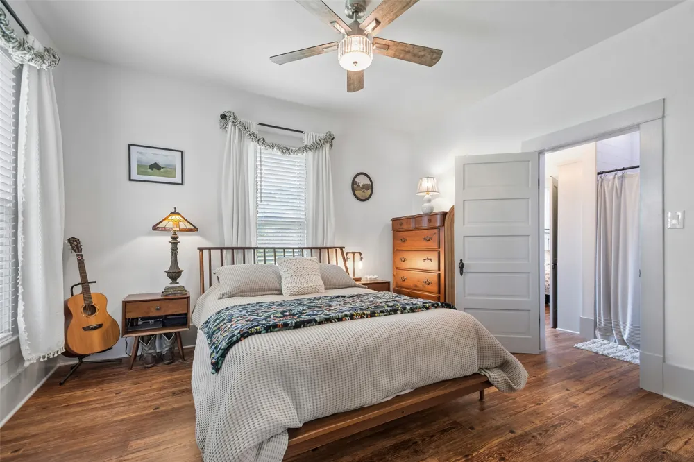 406 Live Oak Street Smithville, TX 78957