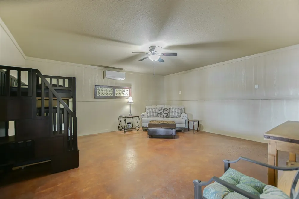 360 Campa Pajama Lane Kingsland, TX 78639
