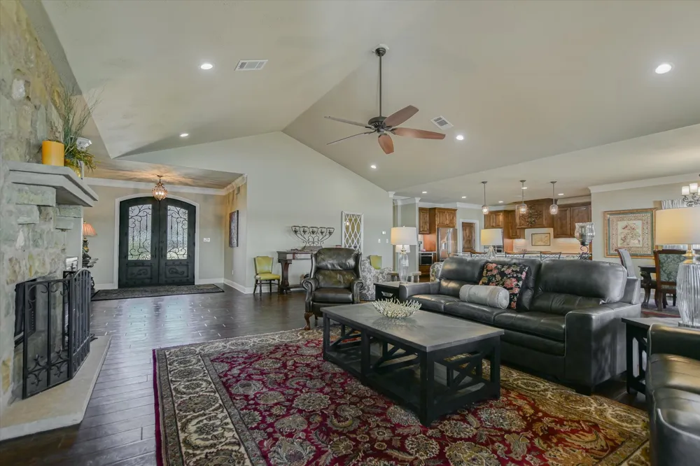 360 Campa Pajama Lane Kingsland, TX 78639