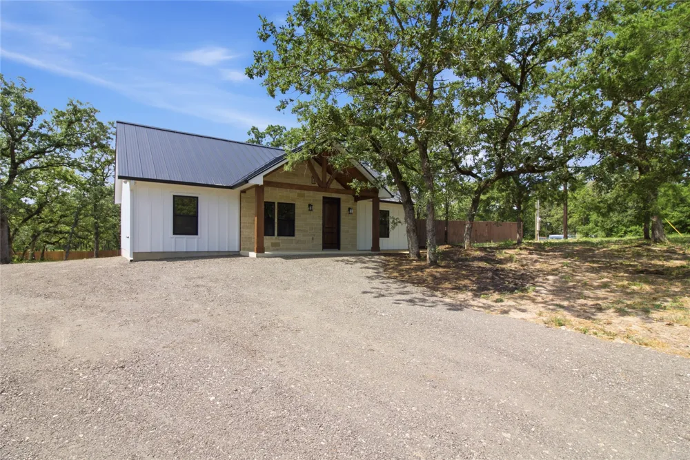 495 Cypress Trail Loop Rockdale, TX 76567