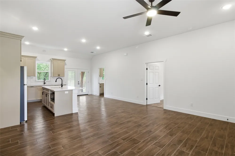 495 Cypress Trail Loop Rockdale, TX 76567