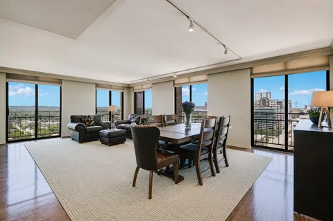 1122 Colorado Street #1902