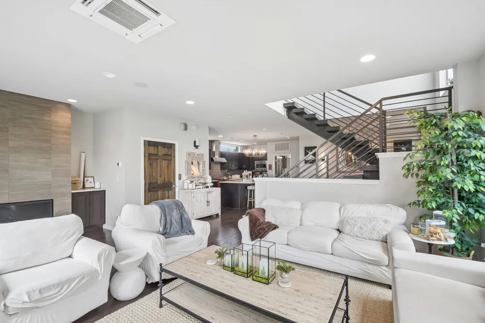 1142 Lost Creek Boulevard #12 Austin, TX 78746