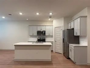 10609 Defender Trail Austin, TX 78754