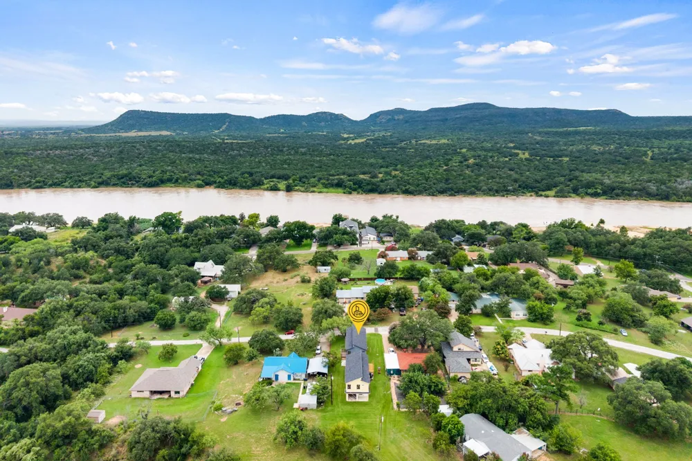 4103 Mountain View Drive Kingsland, TX 78639