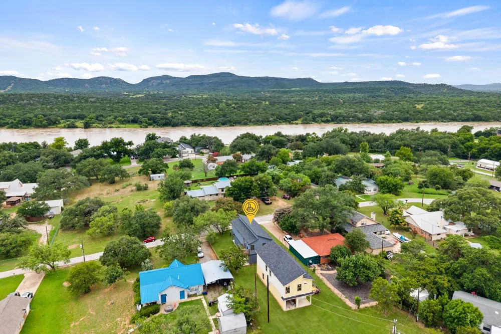 4103 Mountain View Drive Kingsland, TX 78639