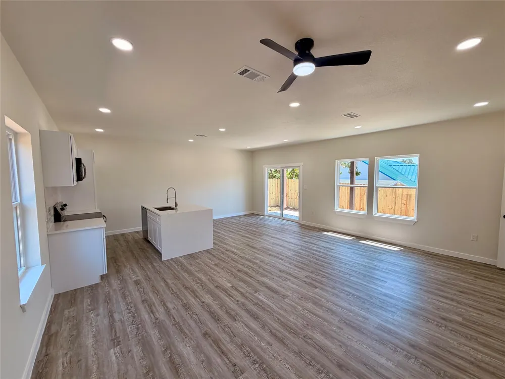 4103 Mountain View Drive Kingsland, TX 78639