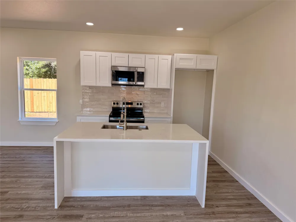 4103 Mountain View Drive Kingsland, TX 78639
