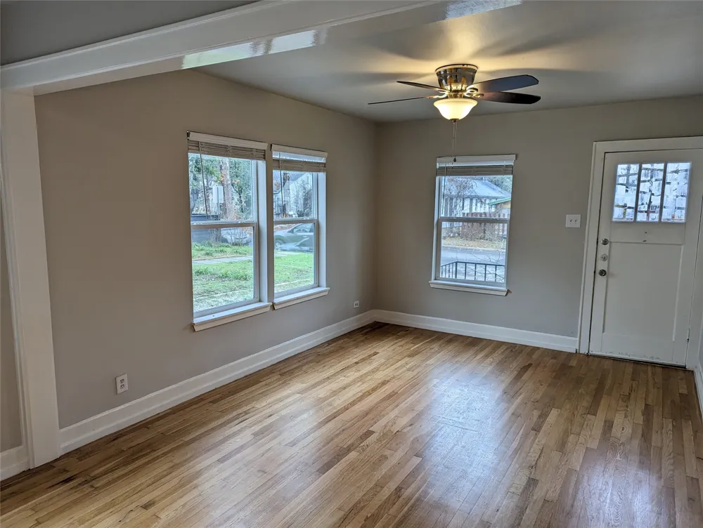 4526 Avenue H Avenue Austin, TX 78751