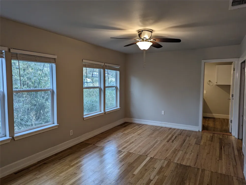 4526 Avenue H Avenue Austin, TX 78751