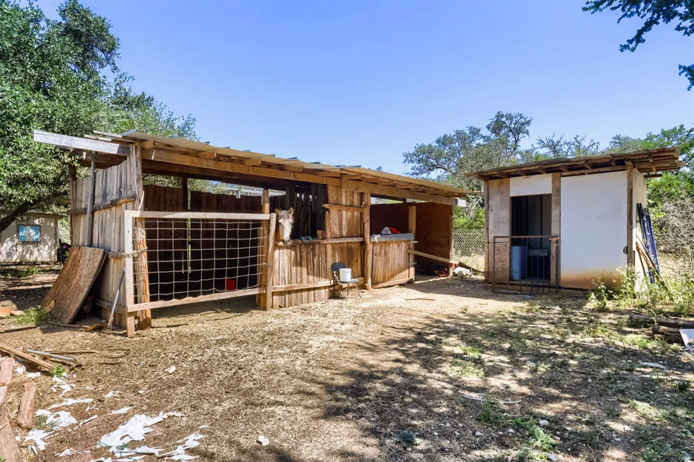5401 County Road 200 Liberty Hill, TX 78642