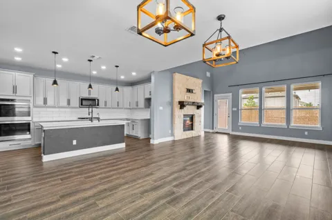 525 Compania Cove