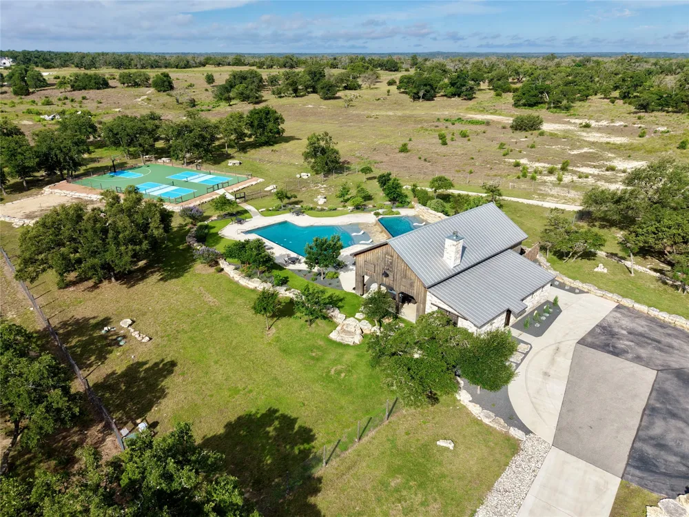 485 Inspiration Loop Fredericksburg, TX 78624