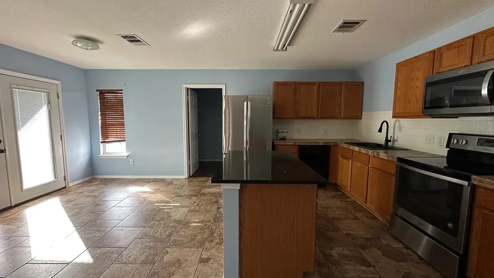 13105 Lofton Cliff Drive Del Valle, TX 78617