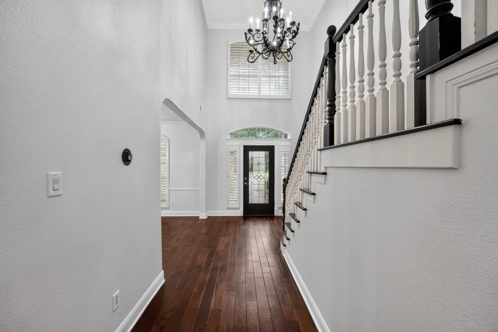5528 VAN WINKLE LANE Austin, TX 78739