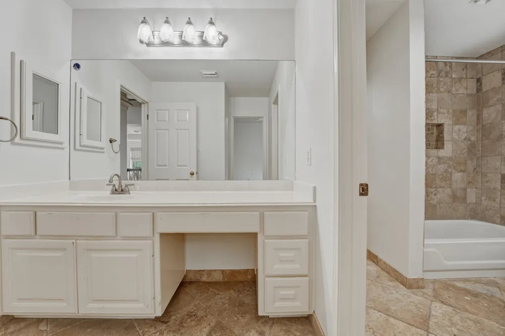 5528 VAN WINKLE LANE Austin, TX 78739