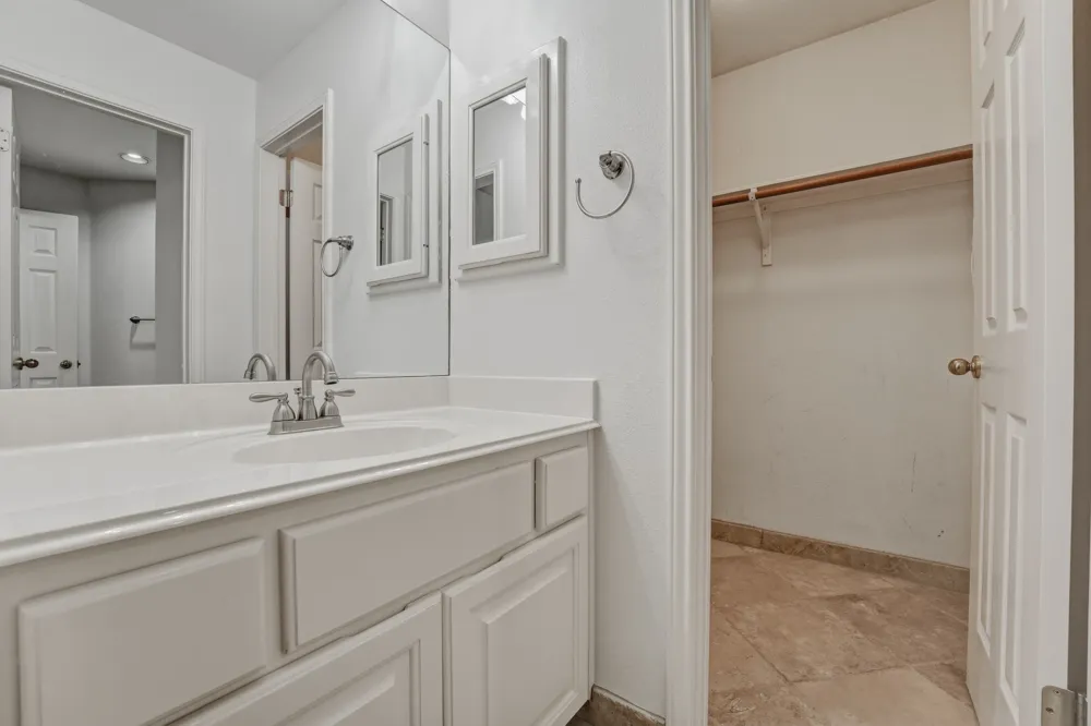 5528 VAN WINKLE LANE Austin, TX 78739