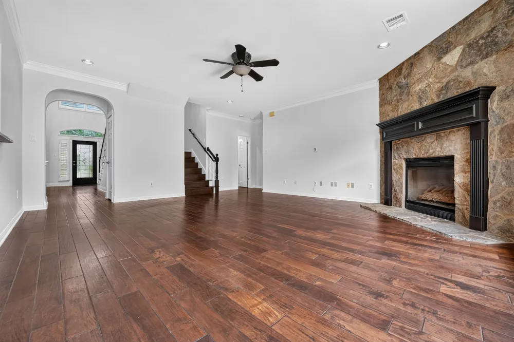 5528 VAN WINKLE LANE Austin, TX 78739