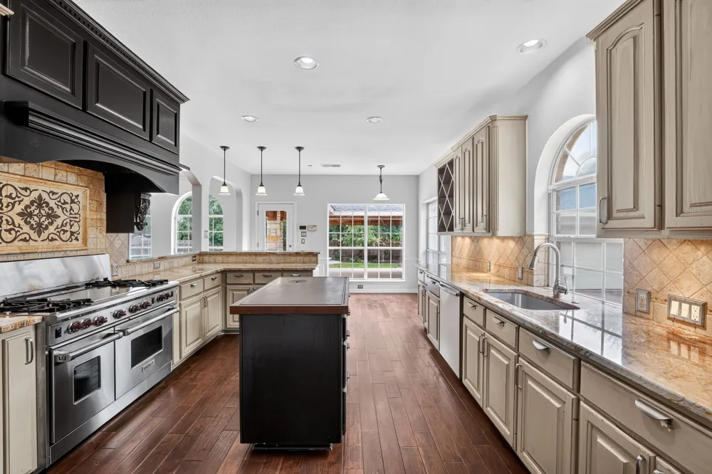 5528 VAN WINKLE LANE Austin, TX 78739