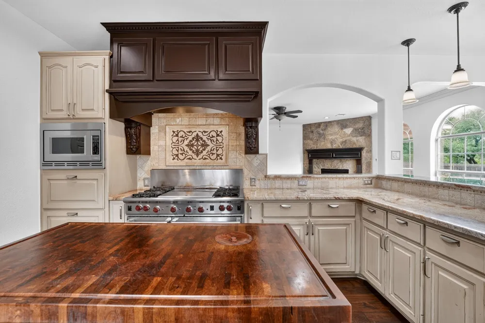 5528 VAN WINKLE LANE Austin, TX 78739