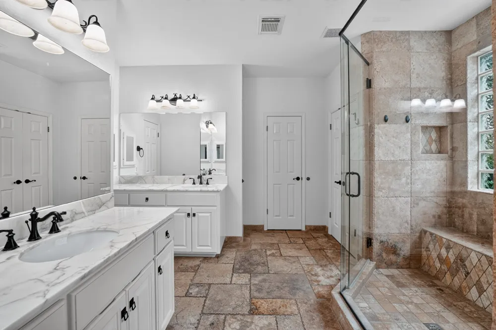 5528 VAN WINKLE LANE Austin, TX 78739