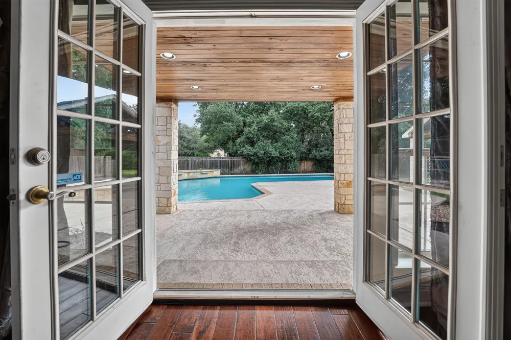 5528 VAN WINKLE LANE Austin, TX 78739