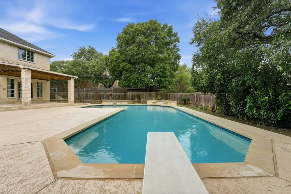 5528 VAN WINKLE LANE Austin, TX 78739