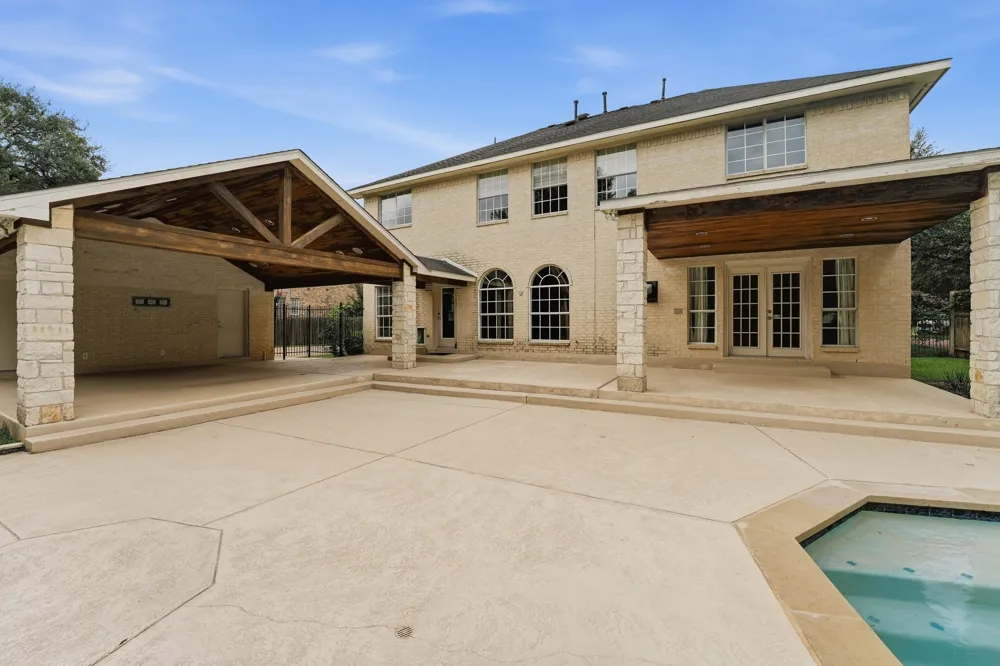 5528 VAN WINKLE LANE Austin, TX 78739