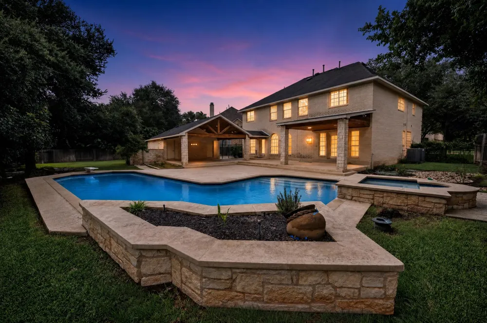 5528 VAN WINKLE LANE Austin, TX 78739
